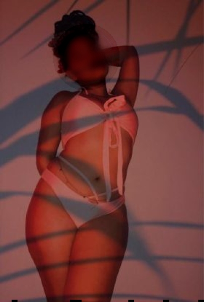 Devine โ photo 2
